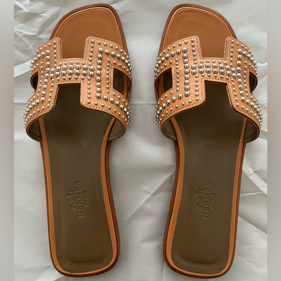 Hermes Oran Studded Sandal - Picture 2 of 15
